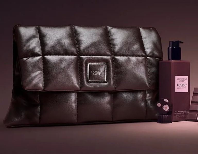 Подарунковий набір Victoria's Secret Quilted Puffer Clutch Brown + Tease Cocoa Soirée Eau de Parfum + Lotion 26651303-209 фото