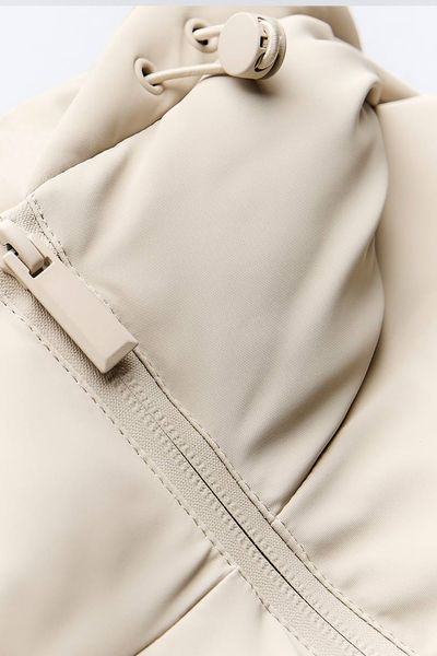 Куртка ZARA Rubberized Puffer Anorak Beige 3046\203\712 фото