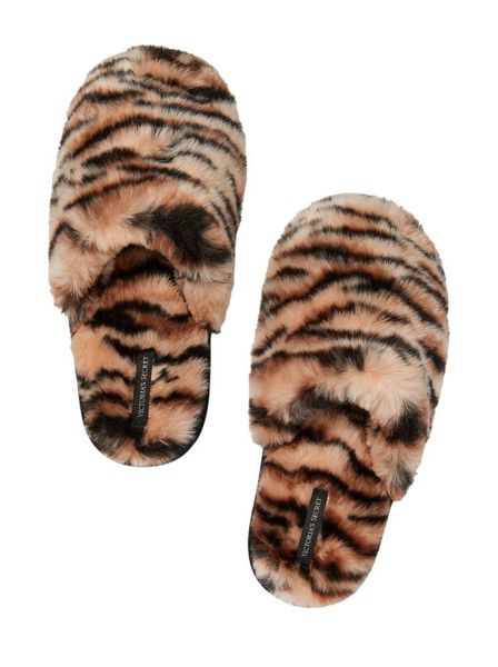 Домашні капці  Victoria's Secret Closed Toe Faux Fur Slippers Tiger 26555528 фото