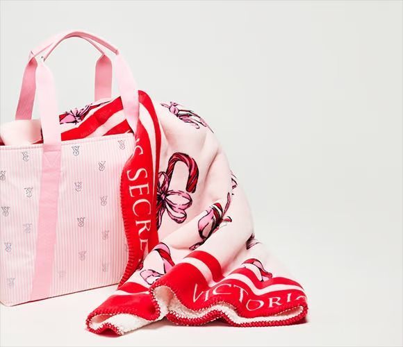 Набір Сумка+Плед Victoria's Secret Candy Canes / Bow Plush Blanket & PINK Shine Tote Duo &mdash; основне фото товару, вигляд спереду