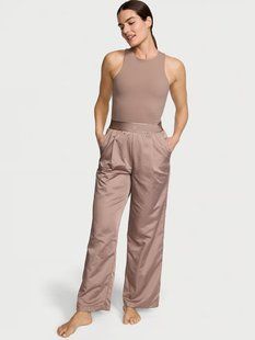 Комбінезон Victoria's Secret Lux Glossy Sport Wide-Leg Jumpsuit &mdash; основне фото товару, вигляд спереду