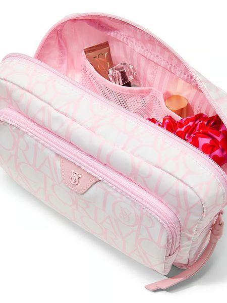 Косметичка Victoria's Secret Travel Makeup Pouch Victoria Script &mdash; основне фото товару, вигляд спереду