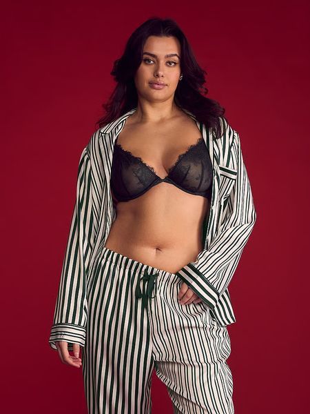 Піжама Сатинова Victoria's Secret Glazed Satin Long Pajama Set  &mdash; основне фото товару, вигляд спереду