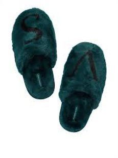 Домашні капці Victoria's Secret Closed Toe Faux Fur Slippers Green &mdash; основне фото товару, вигляд спереду