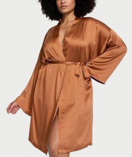 Халат Атласний Victoria's Secret Satin Midi Robe &mdash; основне фото товару, вигляд спереду