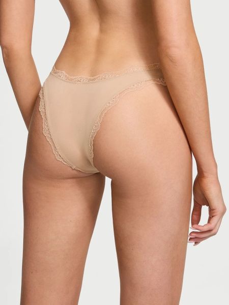 Трусики Victoria's Secret Dream Angels Smooth & Lace Brazilian Panty Beige &mdash; основне фото товару, вигляд спереду