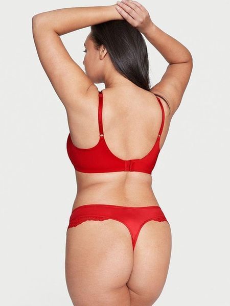 Трусики стринги Victoria's Secret Micro Lace Inset Thong Panty 26153536 фото