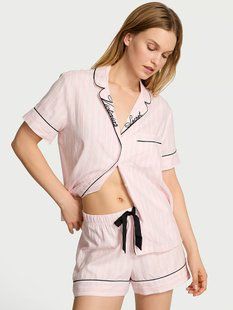Піжама з шортиками Victoria's Secret Flannel Short Pajama Set  &mdash; основне фото товару, вигляд спереду