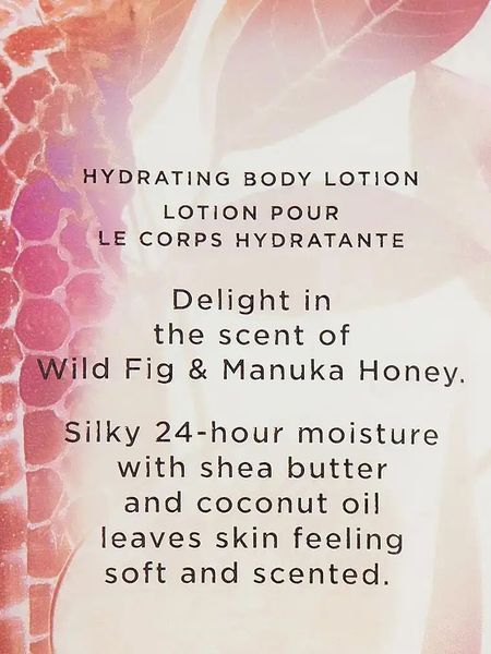 Подарунковий набір Victoria's Secret Піжама з шортами  Flannel Short Pajama Set + Лосьйон для тіла Wild Fig & Manuka Honey &mdash; основне фото товару, вигляд спереду