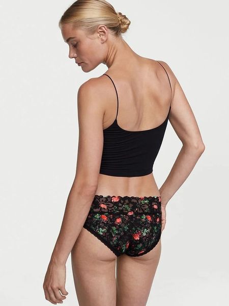 Мережевні Трусики Victoria's Secret Lace Hip Hugger Panty Black Floral &mdash; основне фото товару, вигляд спереду