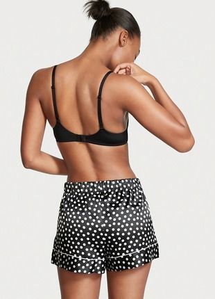 Піжама Сатинова  Victoria's Secret Satin Short Cami Pajama Set &mdash; основне фото товару, вигляд спереду