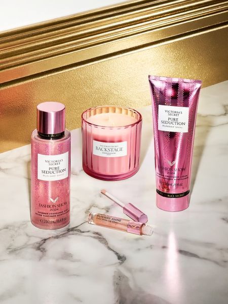 Лосьйон для тіла Victoria's Secret Pure Seduction Fashion Show '24 Runway Shine Iconic Shimmer Fragrance Lotion &mdash; основне фото товару, вигляд спереду