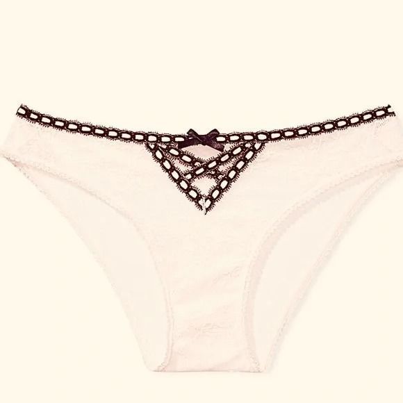 Трусики Victoria&rsquo;s Secret Dream Angels Pink Floral Lace Cheekini Panty &mdash; основне фото товару, вигляд спереду
