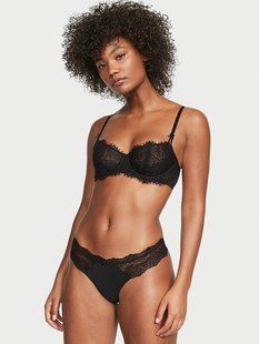 Трусики стринги Victoria's Secret Lace-Trim Thong Panty 26637886 фото