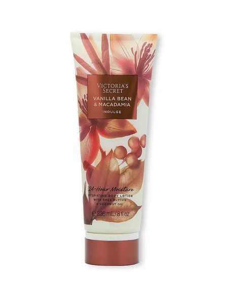 Піжама з шортиками Victoria's Secret Satin Heart Short Pajama Set + Лосьйон для Тіла Natural Beauty Vanilla Bean & Macadamia &mdash; основне фото товару, вигляд спереду
