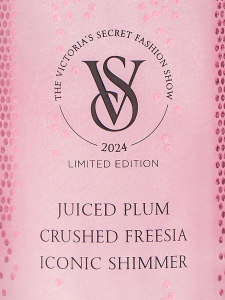 Спрей для тіла Victoria's Secret Pure Seduction Fashion Show '24 Runway Shine Iconic Shimmer Fragrance Mist &mdash; основне фото товару, вигляд спереду