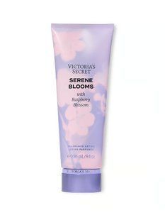 Лосьйон для тіла Victoria's Secret Serene Blooms Fragrance Lotion &mdash; основне фото товару, вигляд спереду