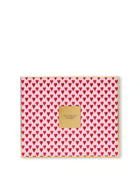Подарункова коробка Victoria's Secret Luxe Gift Box  &mdash; основне фото товару, вигляд спереду